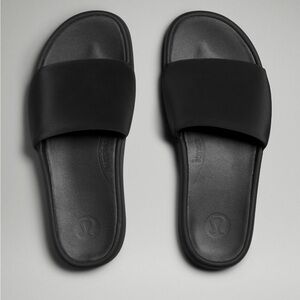 Lululemon restful slides